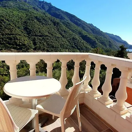 Bella Vista Hotel 3*