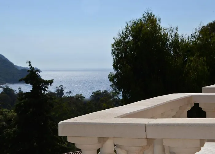 Bella Vista Hotel 3*