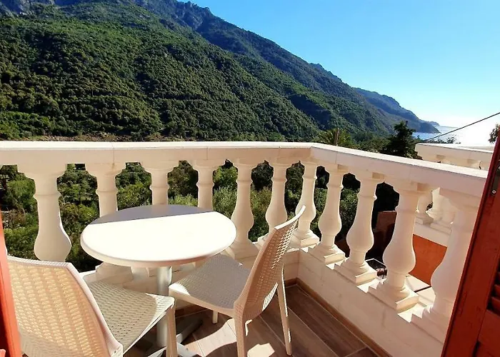 Bella Vista Hotel 3*